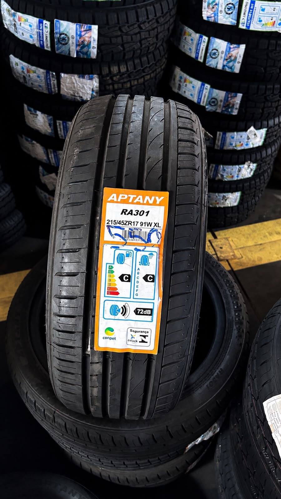 215/45R17