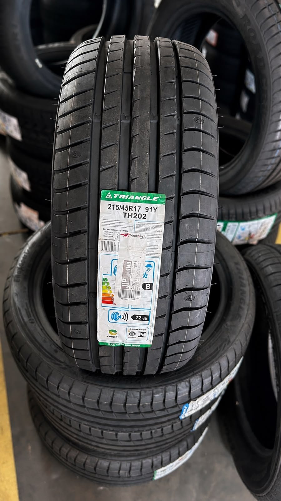 215/45R17