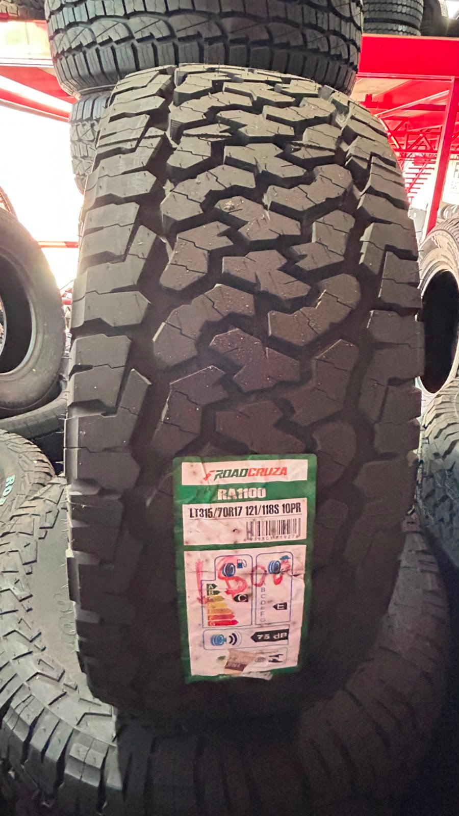 315/70R17 LT MISTO